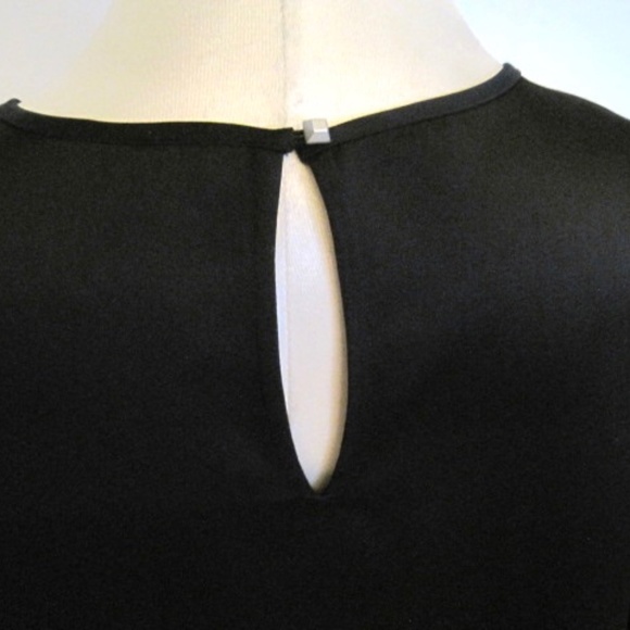 H by Halston Cold Shoulder Top - Picture 4 of 7